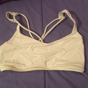 ✨4 LULU HEADBANDS AND YELLOW BRA✨